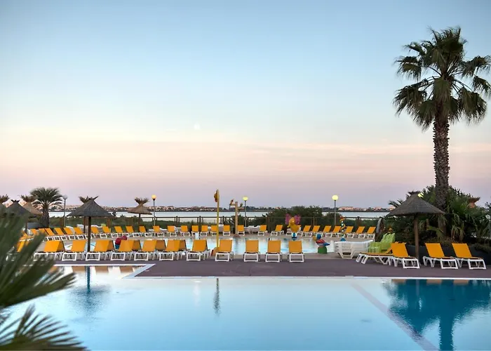 Kamp alanı New Jungle - Clim - Wifi - Draps & Serviettes - Bbq - 10' Des Plages 4*